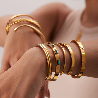 popular Saudi Arabia Designs Stainless steel Gold Chunky Green 18k Solid Gold Open Cuff Bangles